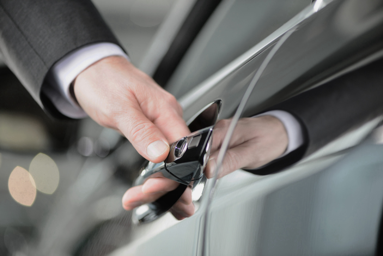 GfK AutoMobility Blog Smart Car Technology Automatic Door