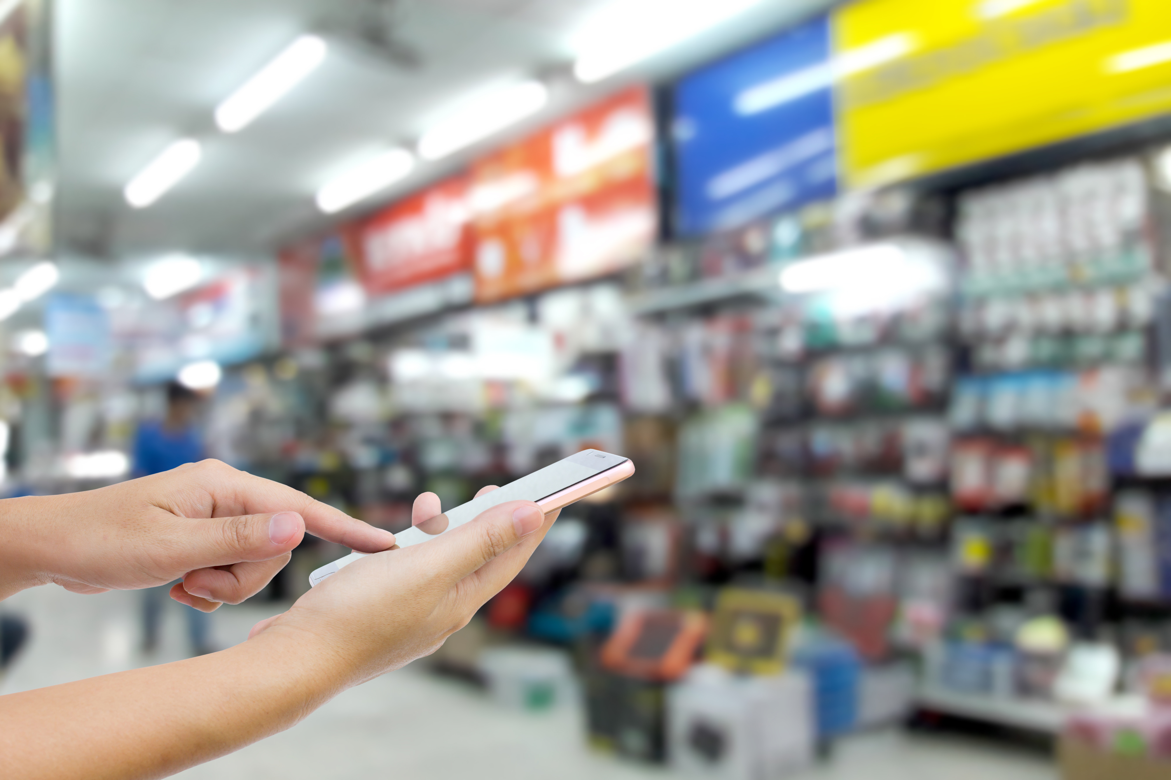 phygital reality trend using smartphone to help consumer shop inside retail store
